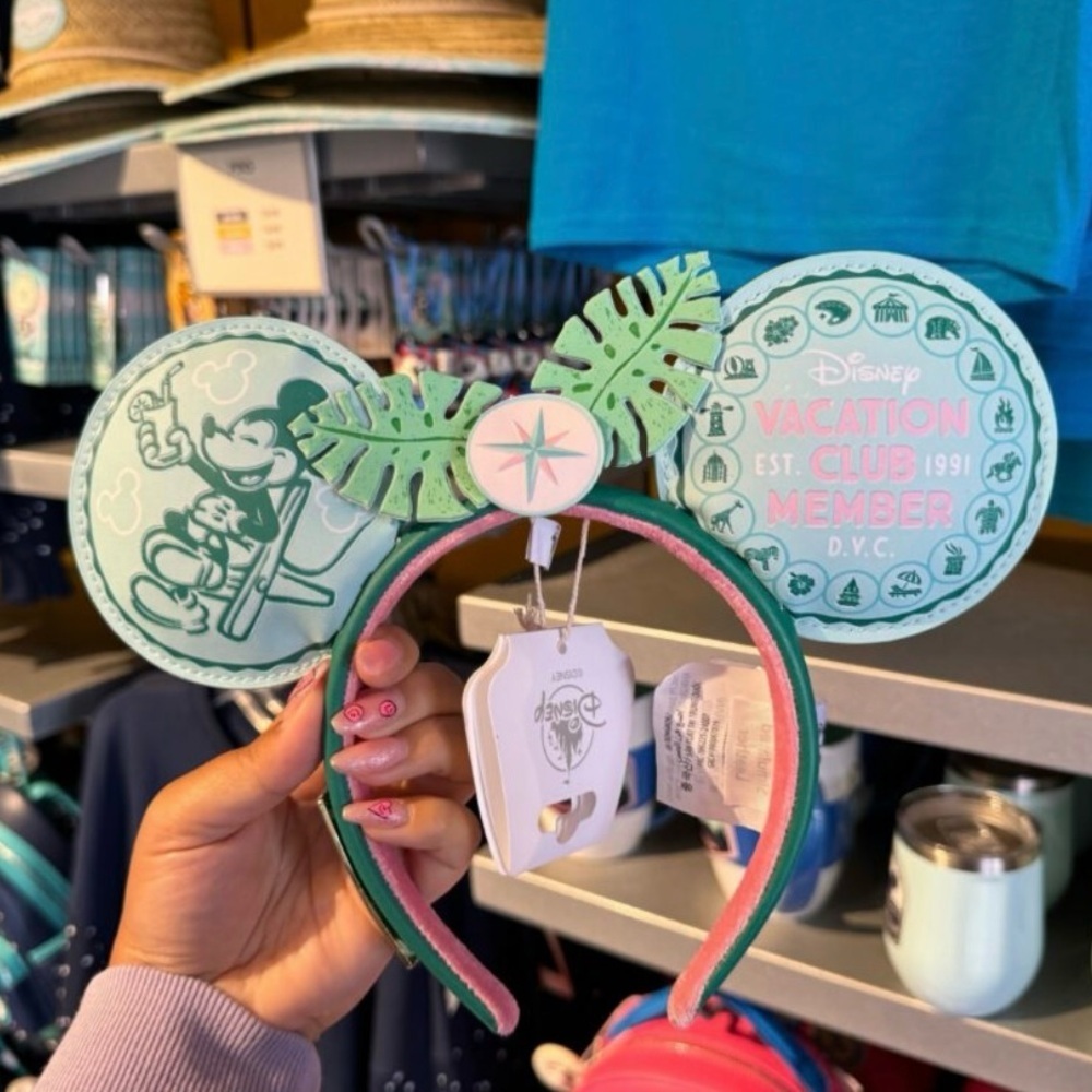 DVC Loungefly Minnie Mouse Headband Ears